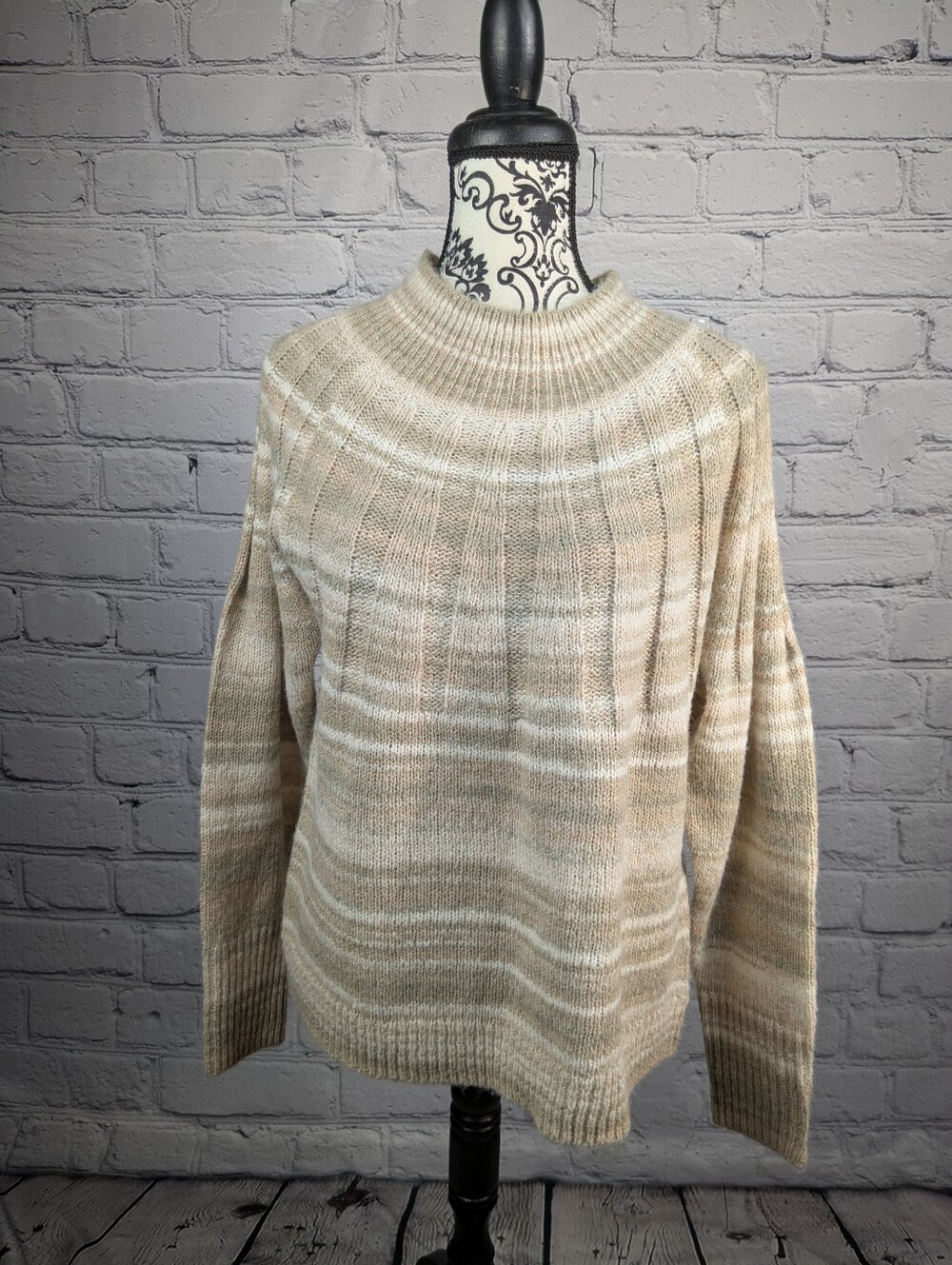 Knox Rose Cream Knit Sweater with Sz L NWT
